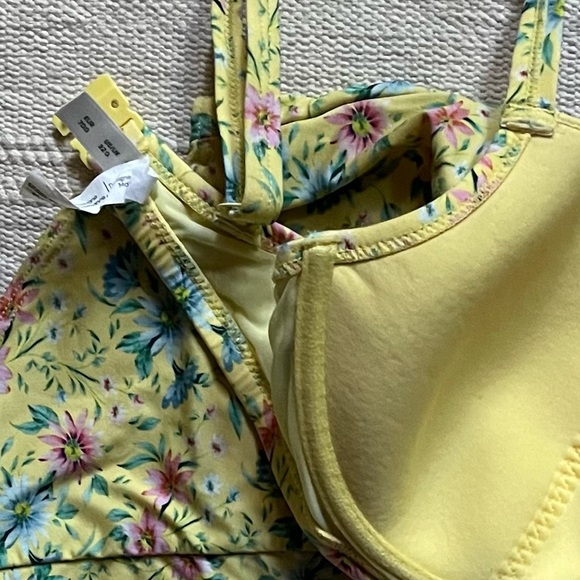 CHANGE BIKINI - Picture 3 of 8